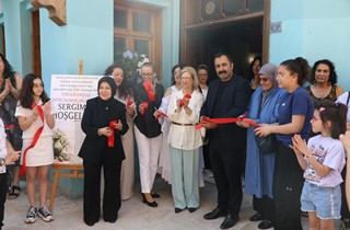 Zeytin Dalından Sırlı Gurbete Çini Sergisi Gemliklilerle Buluştu
